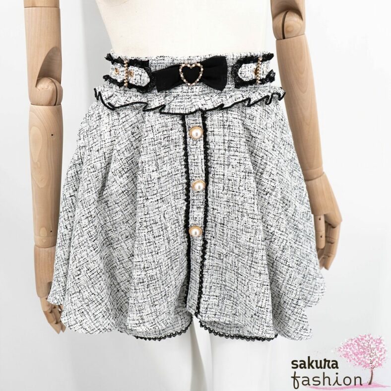 Rojita Hosenrock Tweed Schwarz Schnallendetail Tailliert Spitze Rüschen Zierknöpfe Schmuckknöpfe Schleife Glitzerherz Japan Kawaii side buckle tweed skirt pants black