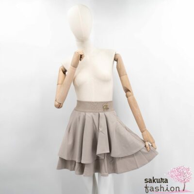 Rojita asymmetrischer ausgestellter Rock Beige Spitzenverzierung Monogrammbrosche Gold Japan Kawaii Feminin asymmetrical flare skirt beige