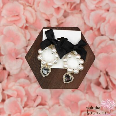 Rojita Accessoire Hängende Perlenohrringe Weiß Schleife Schwarz Bijou-Element Schmuckstein Glitzersteine Herzanhänger Gold Japan Kawaii circle pearl earrings with ribbon black